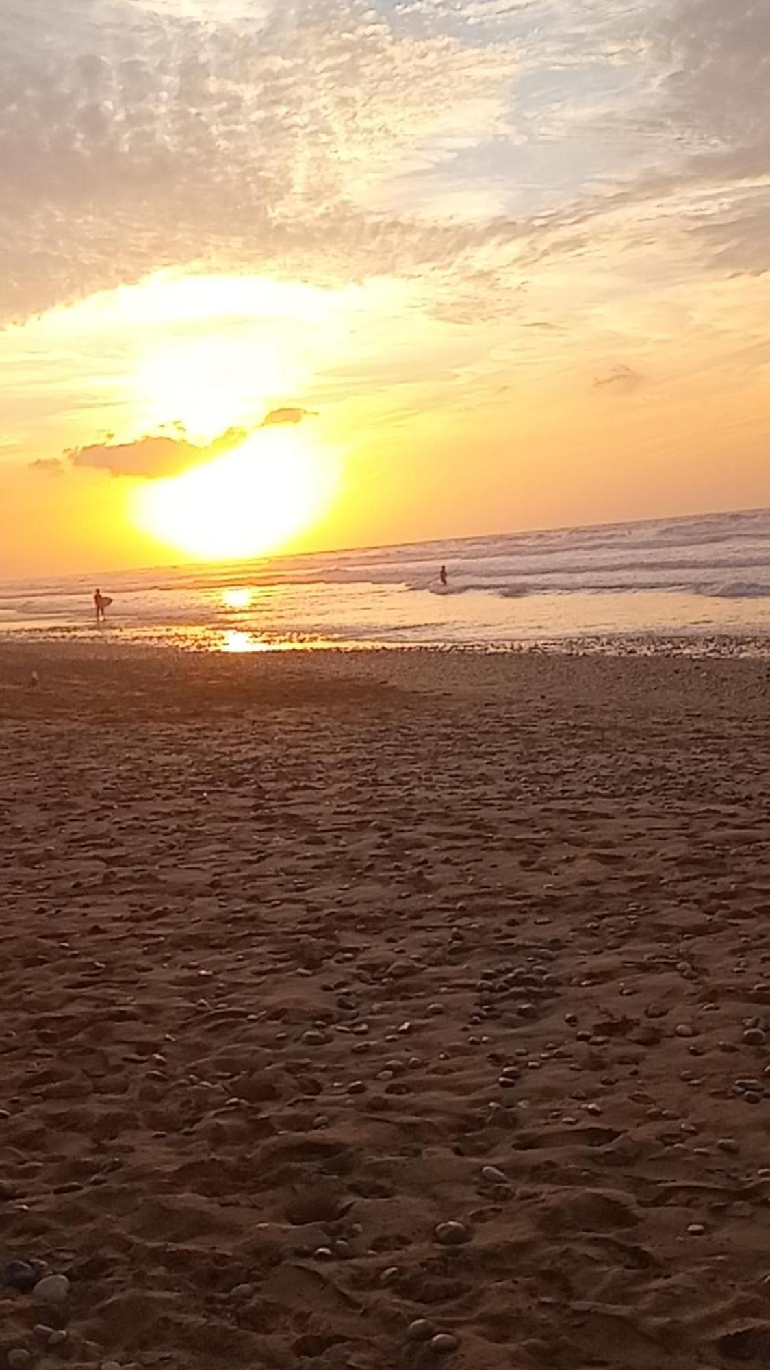 El Faro Surfstay タムリ エクステリア 写真